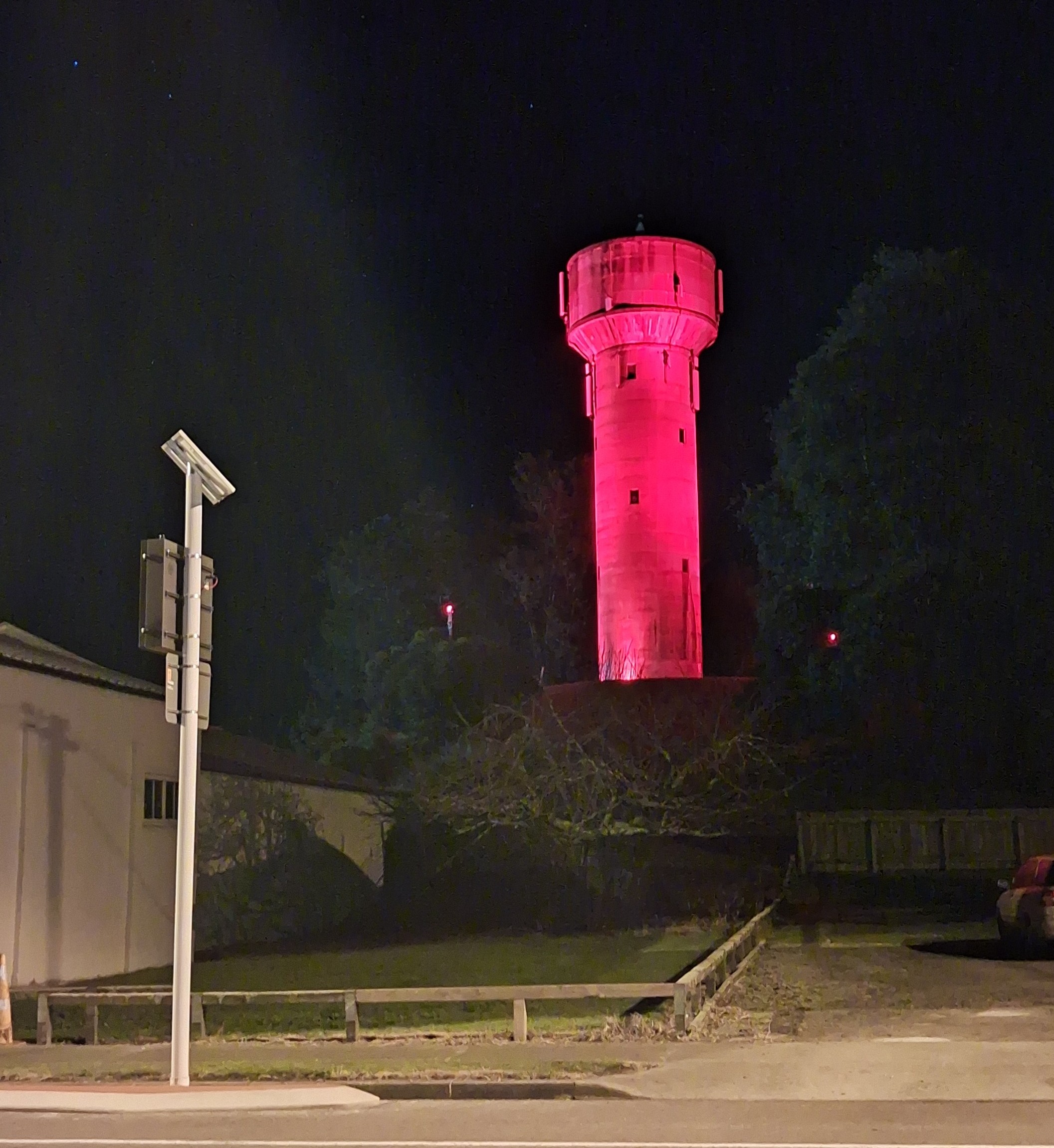 Foxton Water Tower Lights Up RED